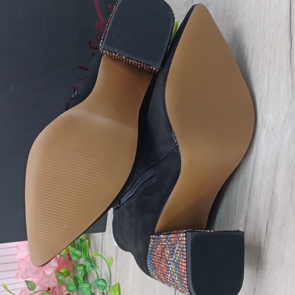 Betsey Johnson kassie Black Suede NIB - Picture 7 of 11